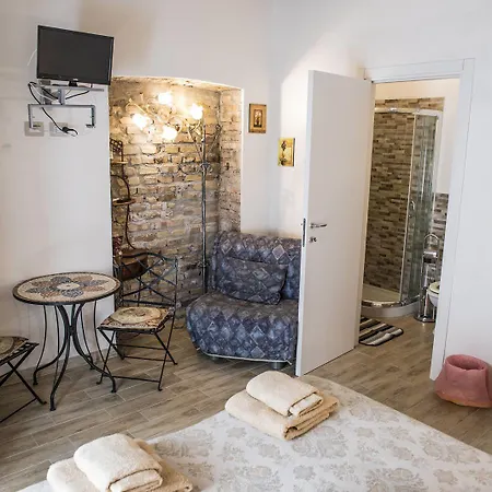 All'ombra Del Cupolone ゲストハウス