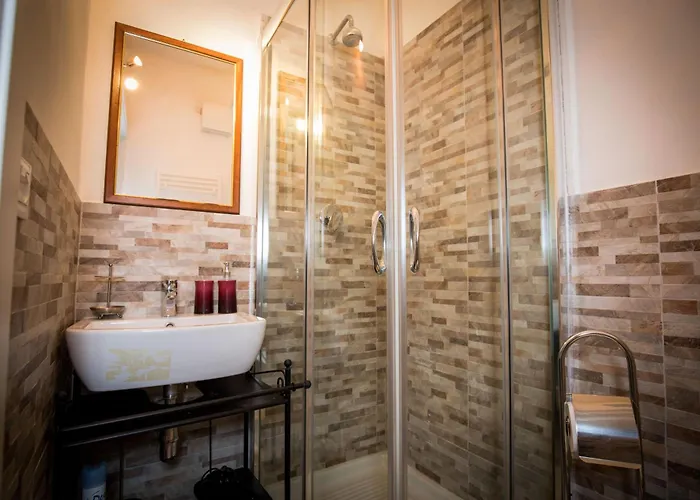 All'ombra Del Cupolone 게스트하우스 4*