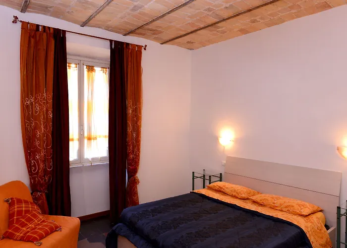 All'ombra Del Cupolone 게스트하우스 4*