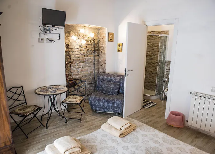 All'ombra Del Cupolone 게스트하우스