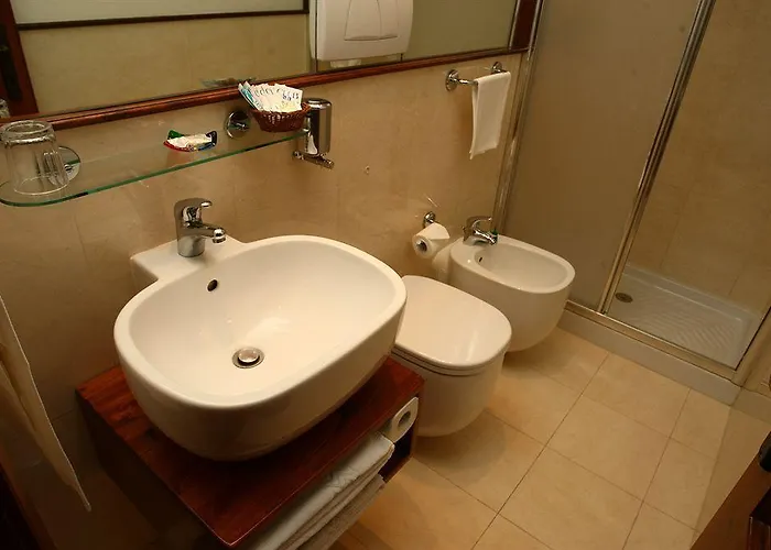 All'ombra Del Cupolone 로마