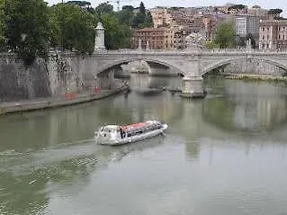 All'ombra Del Cupolone 게스트하우스