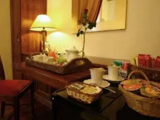 All'ombra Del Cupolone 4*